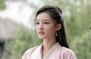 娱乐吃瓜君李沁是谁啊,揭秘李沁的星光之路